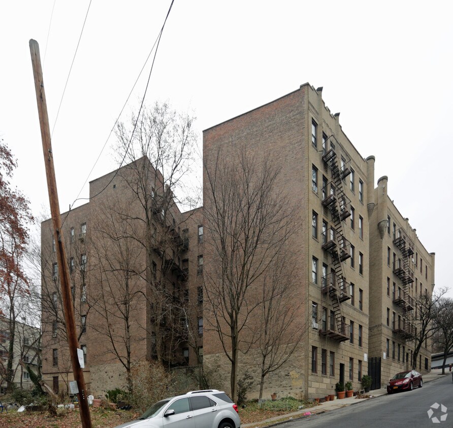 Foto del edificio - 383 Warburton Ave
