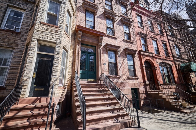 Building Photo - 287 State St