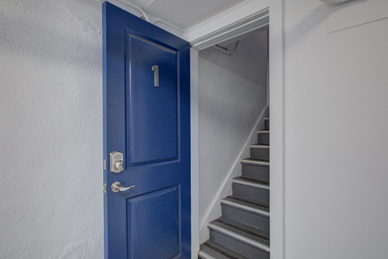 Foto principal - 1159 N Corona St