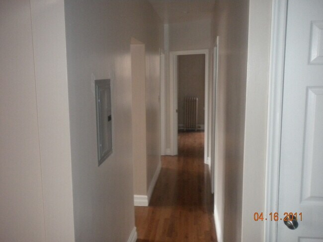Building Photo - 4809 Broadway