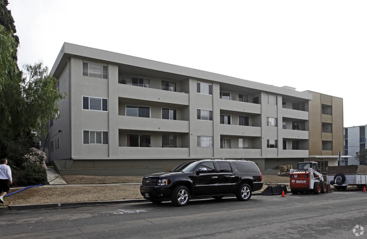 Building Photo - Laurel Hill