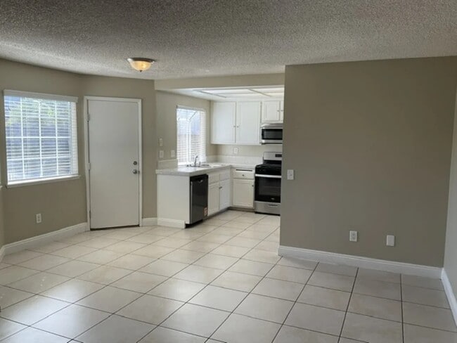 Building Photo - 10752 Spyglass Dr