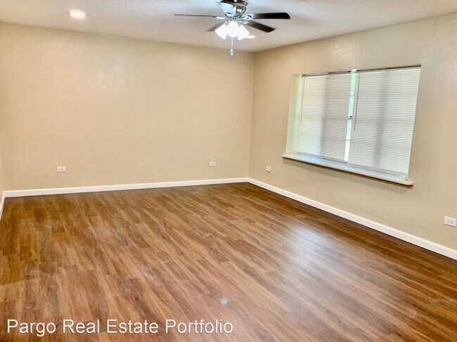 Building Photo - 2 br, 1 bath House - 1400 Lawrence St