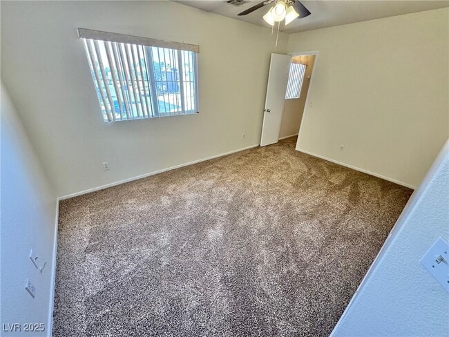 Building Photo - 932 Ribbon Grass Ave