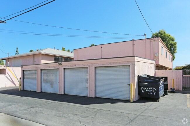 Building Photo - 14331 Chestnut St