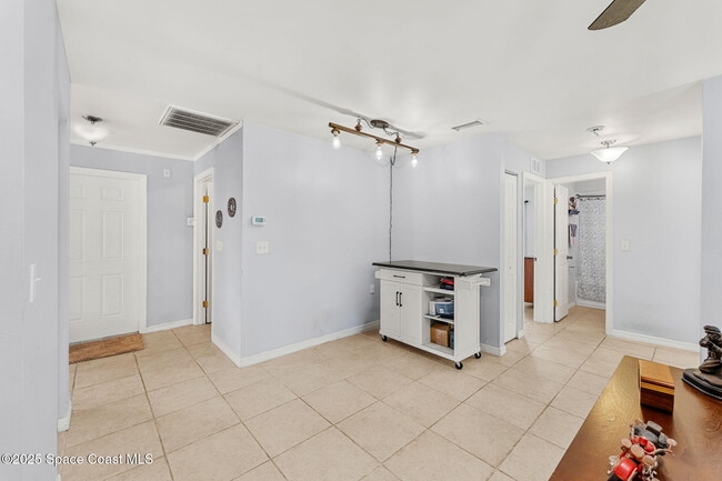 Foto del edificio - 1848 Edith St NE