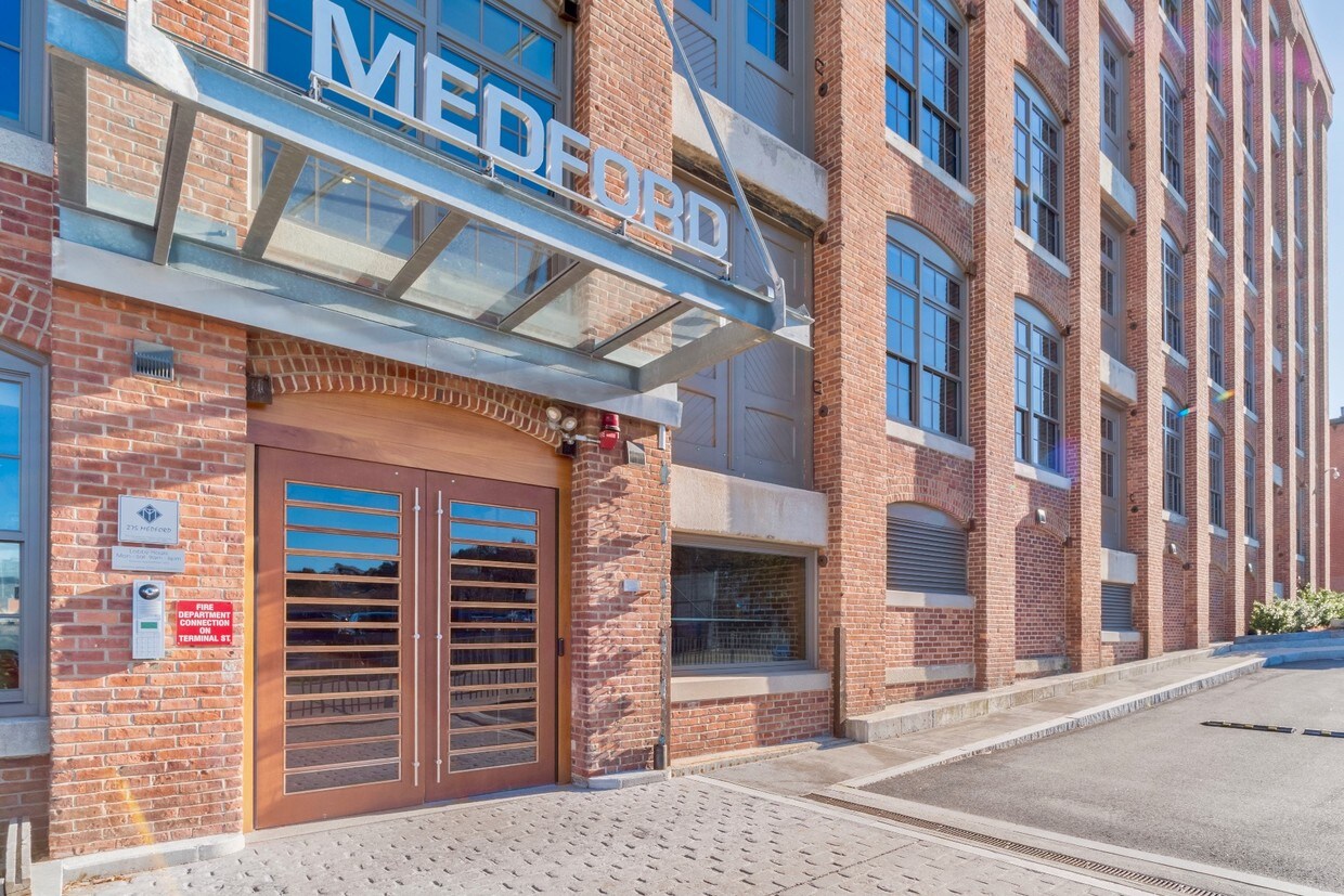 Primary Photo - 275 Medford St