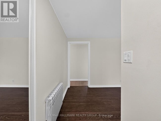 Building Photo - 295 Amiens St