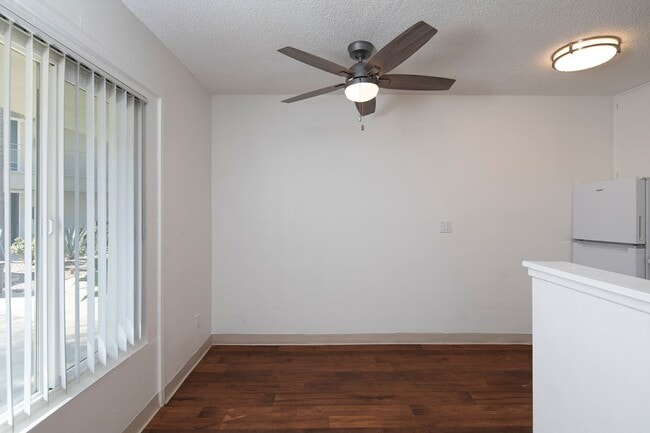 Interior Photo - Aztec Pacific Apartments