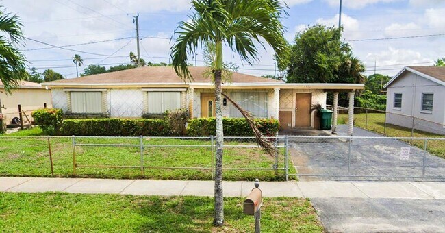 Foto del edificio - 3320 NW 14th St