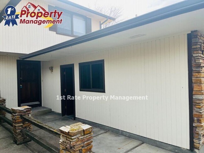 Building Photo - 435 W Melrose St