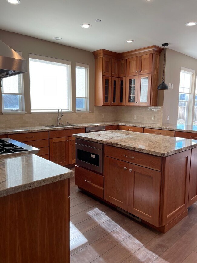 Building Photo - 4 bedroom 3.5 bath New Constructione! 2 Ma...