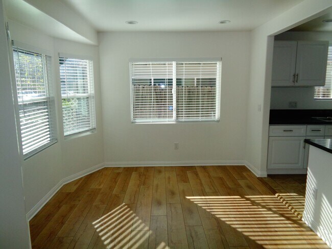 Foto del edificio - 2 Bedroom 1 Bath Remodeled House for Rent ...