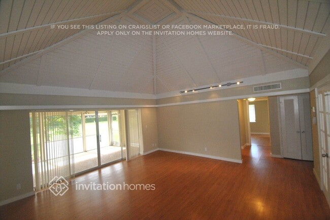 Building Photo - 4707 Holly Dr