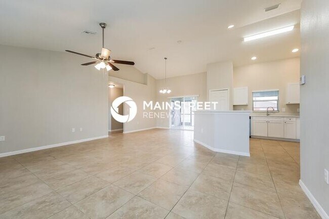 Foto del edificio - 4 Bedroom Pet-Friendly Home in lehigh acres, FL with Main Street Renewal