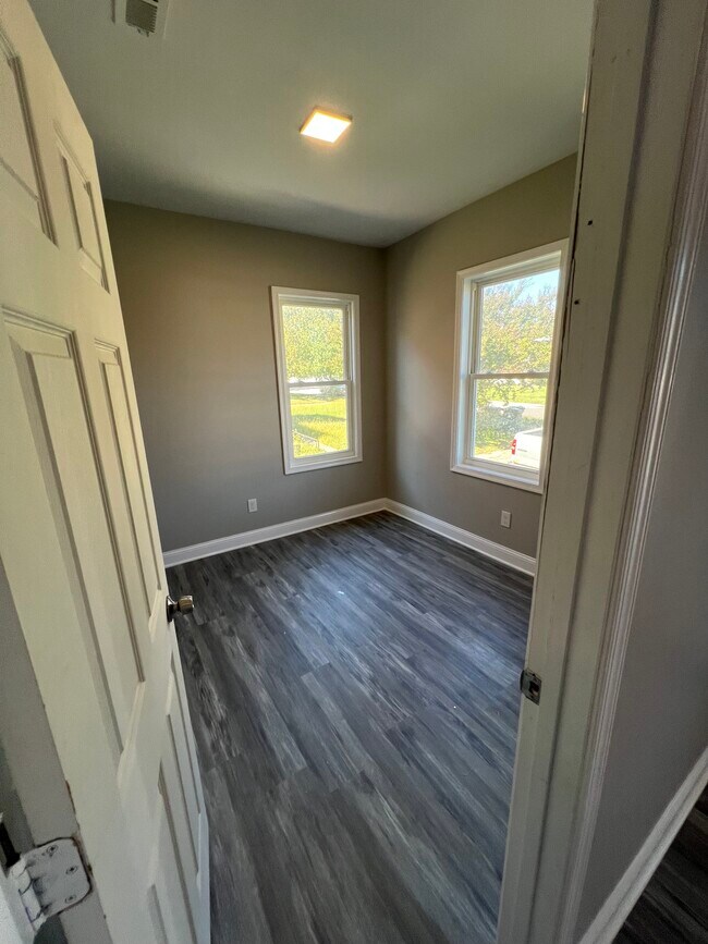 Foto del edificio - 3811 Barrington Rd