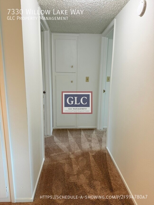 Foto del edificio - 7330 Willow Lake Way