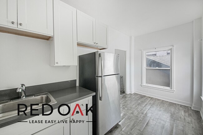 Foto del edificio - 5611 Carlton Way