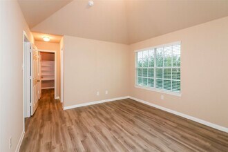 Building Photo - 5854 S Brenwood Dr