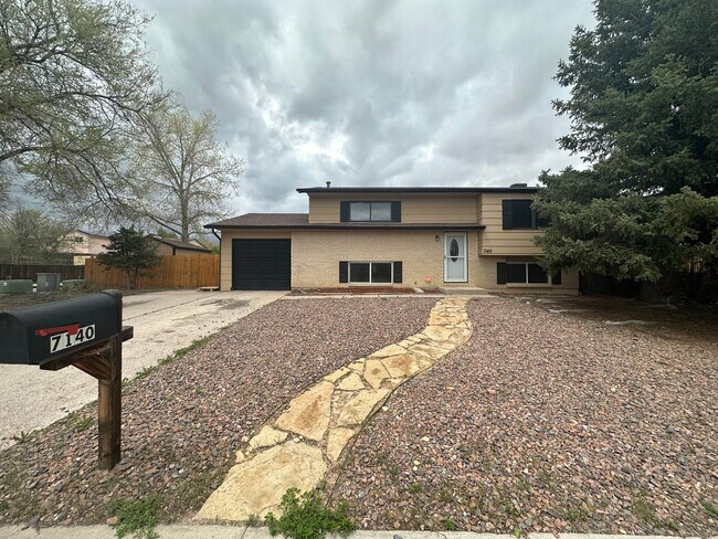 Building Photo - 3 Bed 2 bath house in Cimarron Hills!