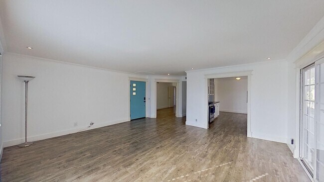 Building Photo - **MOVE-IN SPECIAL!** Charming 4 Bed 2 Bath...