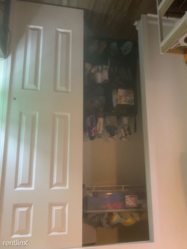 Foto del edificio - 1 br, 1 bath Apartment - 351 Foreman Ave