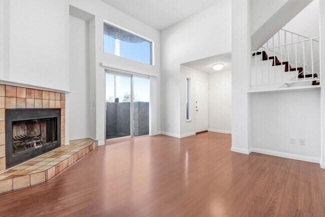 Foto del edificio - Coming Soon! 2 bedroom, 2.5 bath, 2 story condominium!