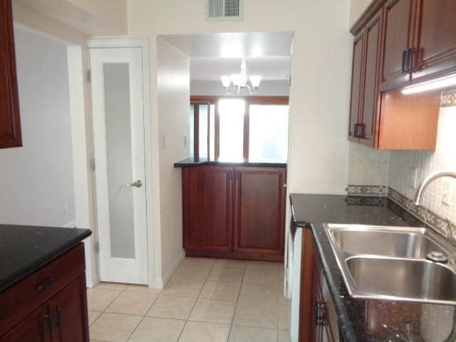 Building Photo - 469 Bendwood Dr