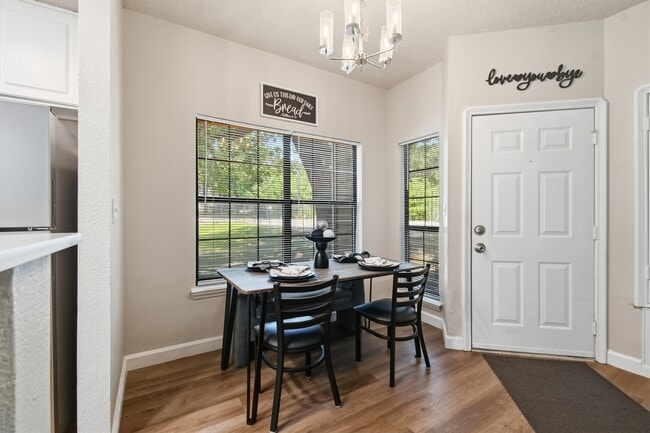 Building Photo - Oak Creek at Gilcrease