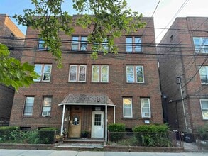 Building Photo - 256 Clendenny Ave
