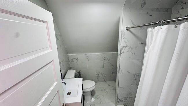 Foto del edificio - 6646 McCallum St