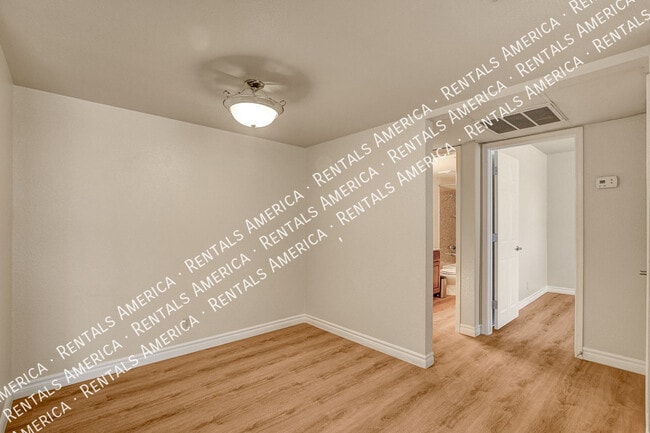 Building Photo - 4310 Sandy River Dr