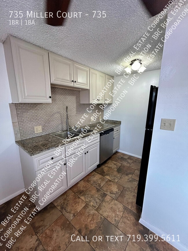 Building Photo - 735 Miller Ct