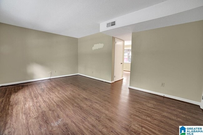 Building Photo - 1504 Al Seier Rd