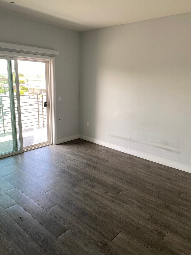 Bedroom - 15150 Roxford St