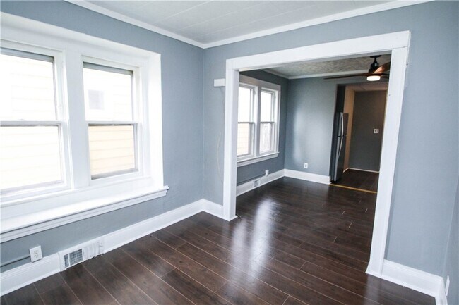 Building Photo - 1285 Goodman Street N Unit 1287