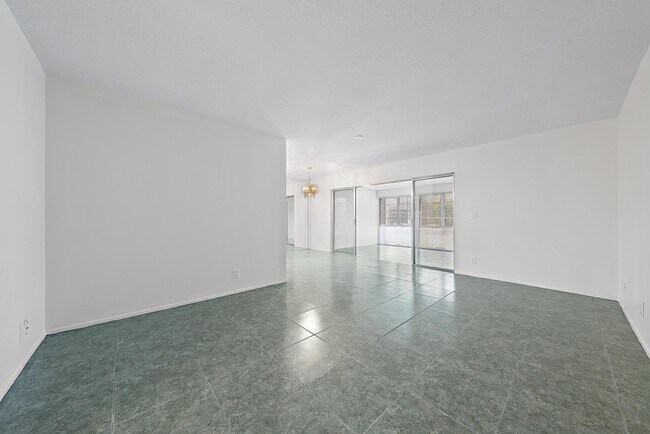 Foto del edificio - 2638 Gately Dr E