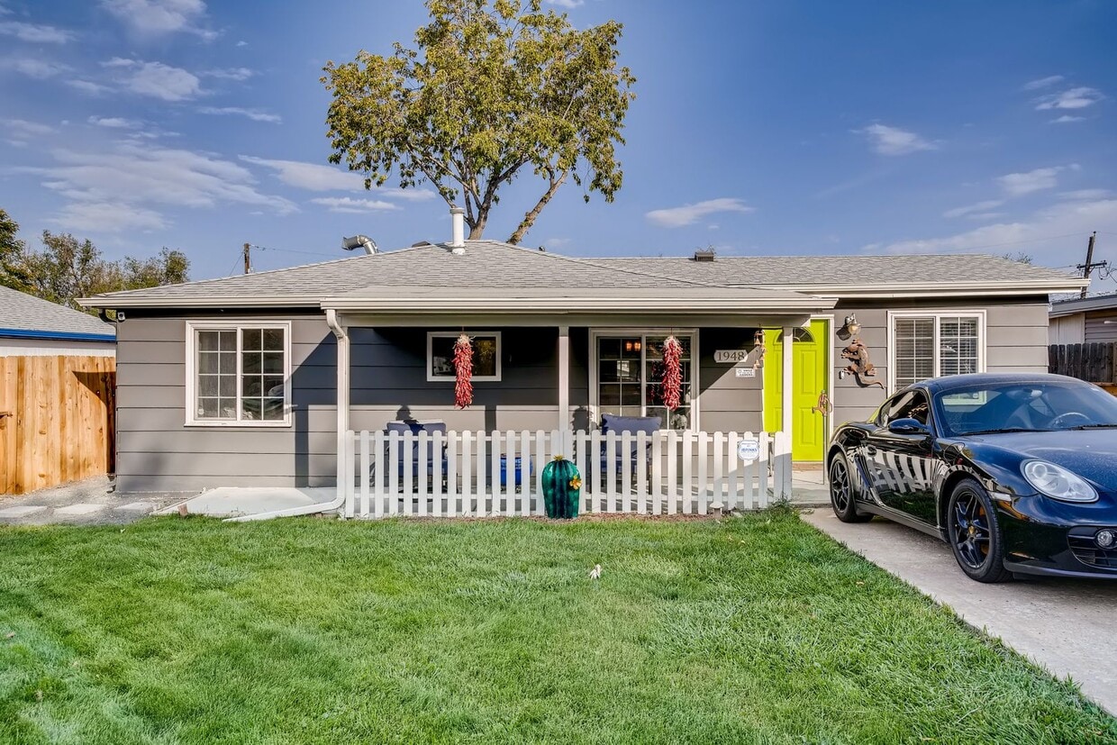 Updated Edgewater Home with Backyard Oasis - Updated Edgewater Home with Backyard Oasis