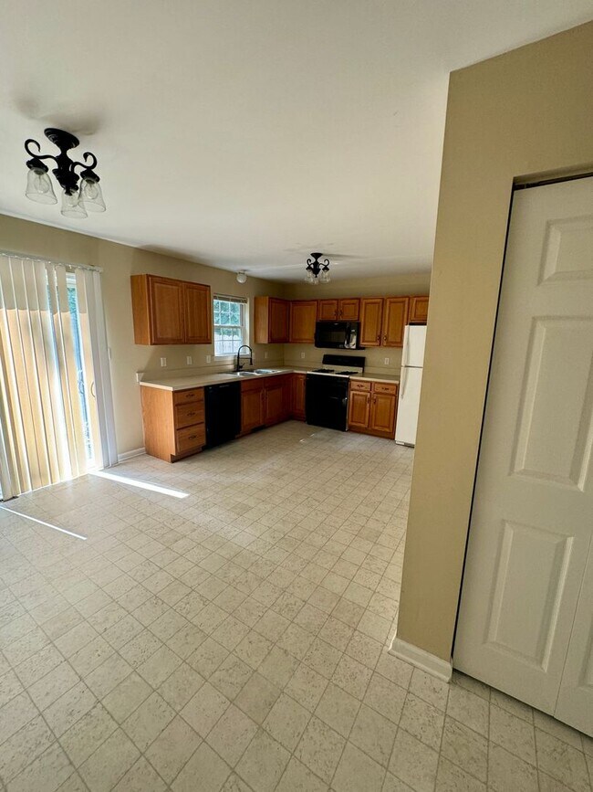 Foto del edificio - 659 Rockwood Dr