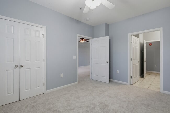 Building Photo - 625 Marshtree Ln
