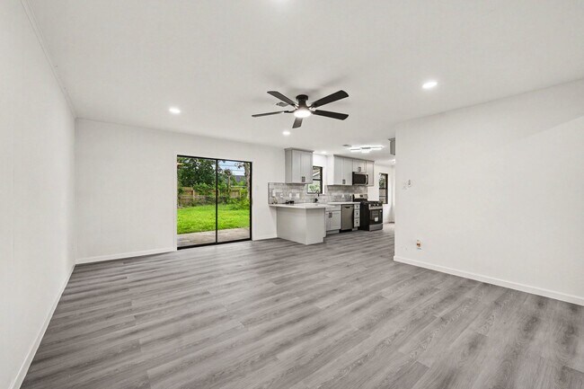 Foto del edificio - 7607 Grape St
