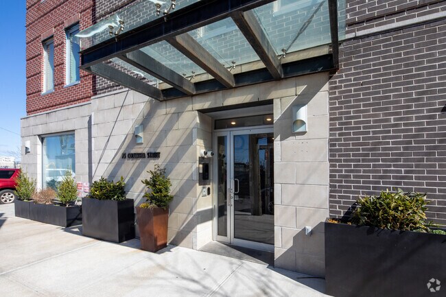 Entrance - 75 Columbia St