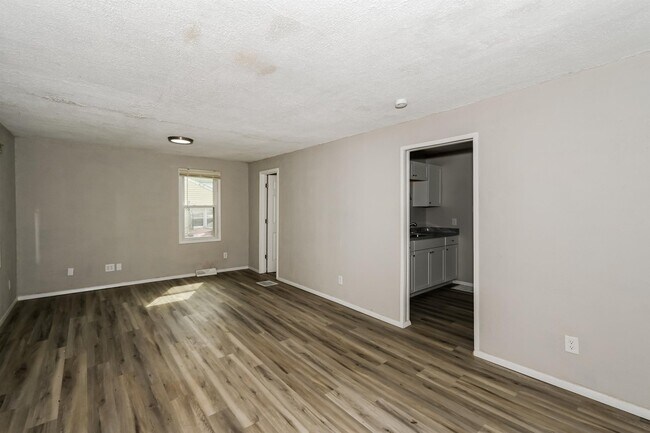 Building Photo - 1506 E Hendryx Ln