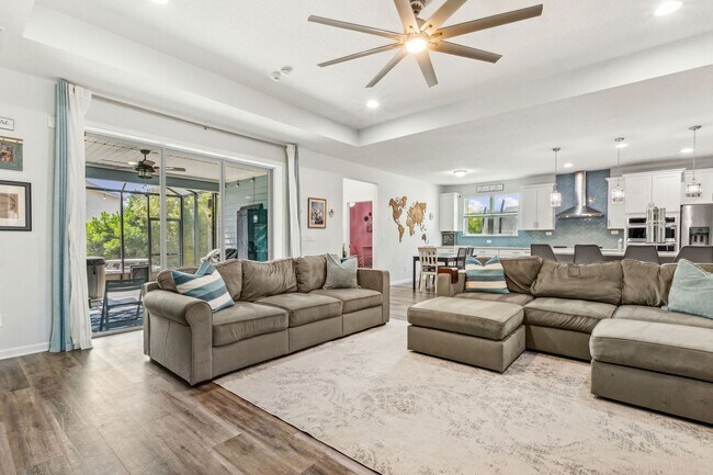 Building Photo - Spacious 4 Bed / 4 Bath Home with Upgrades...