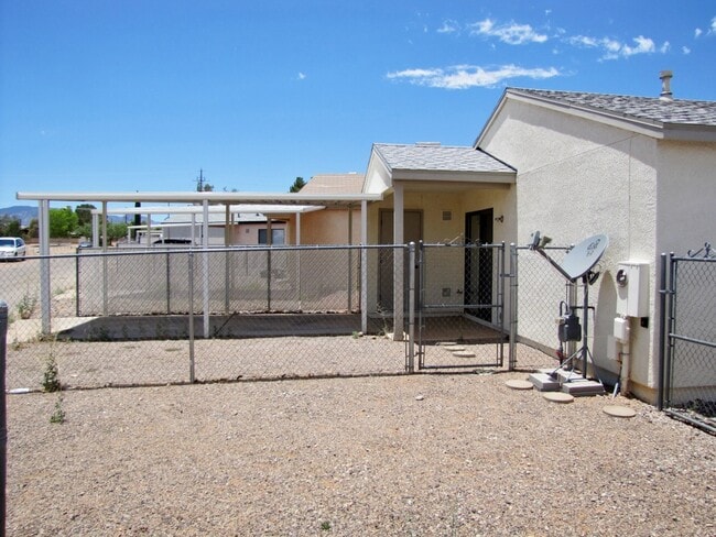 Building Photo - 752 S Sunset Vista Dr