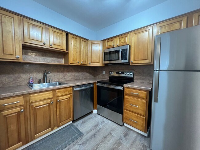 Foto del edificio - 5173 Pineland Ave