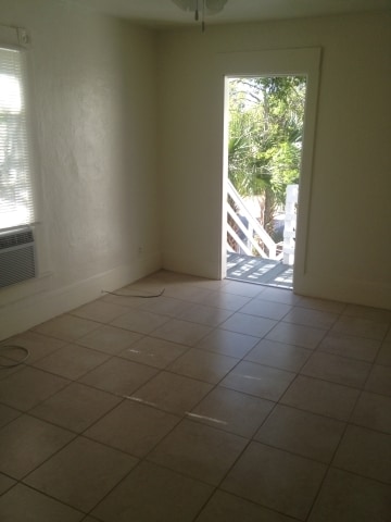 Building Photo - 340 S Palmetto Ave