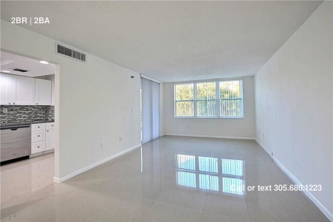 Building Photo - 17890 W Dixie Hwy
