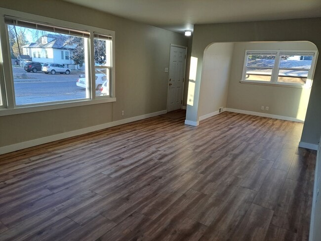 Building Photo - r815 Ave C