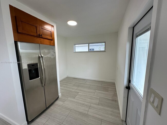 Foto del edificio - 708 SW 6th St